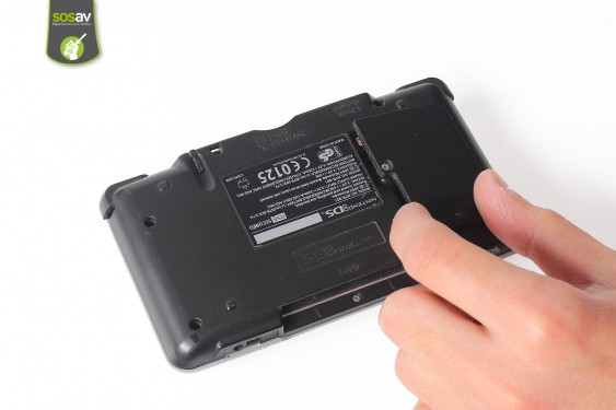Guide photos remplacement flèche directionnelle et bouton power Nintendo DS (Etape 1 - image 2)