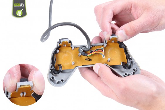 Guide photos remplacement boutons r1 et r2 Manette Playstation 1 (Non dualshock) (Etape 3 - image 1)