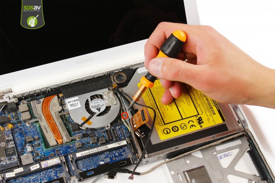 Guide photos remplacement ecran complet Macbook Core 2 Duo (A1181 / EMC2200) (Etape 14 - image 4)