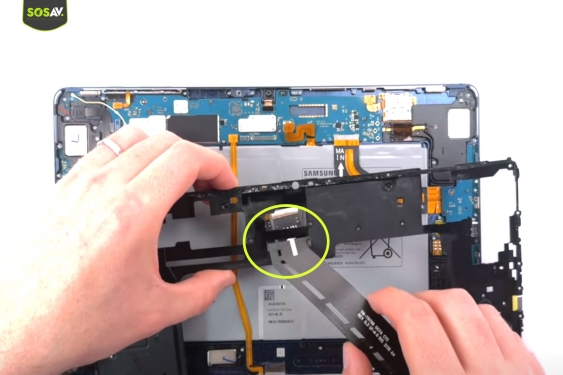 Guide photos remplacement batterie Galaxy Tab s7+ (Etape 8 - image 4)