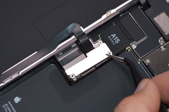 Guide photos remplacement ecran iPhone 13 Pro Max (Etape 4 - image 2)