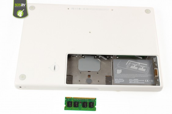 Guide photos remplacement haut-parleur gauche Macbook Core 2 Duo (A1181 / EMC2200) (Etape 6 - image 3)