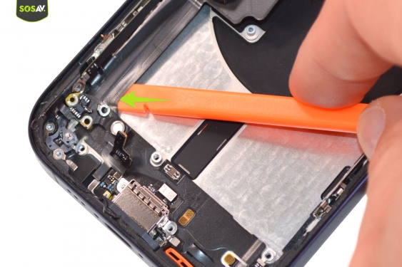 Guide photos remplacement connecteur de charge iPhone 15 Pro (Etape 24 - image 4)