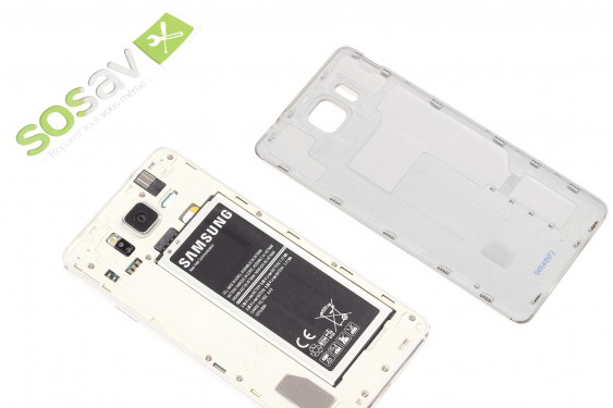 Guide photos remplacement connecteur de charge Samsung Galaxy Alpha (Etape 2 - image 4)