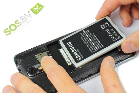 Guide photos remplacement prise jack + haut-parleur interne (Etape 3 - image 3)