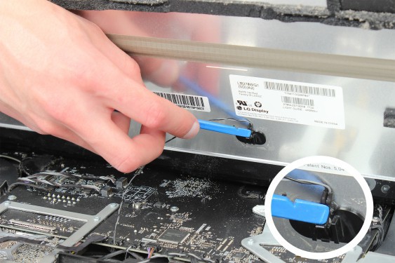 Guide photos remplacement câble de liaison de la carte wifi (carte airport) iMac 27" fin 2009 (EMC 2309 et 2374) (Etape 12 - image 1)