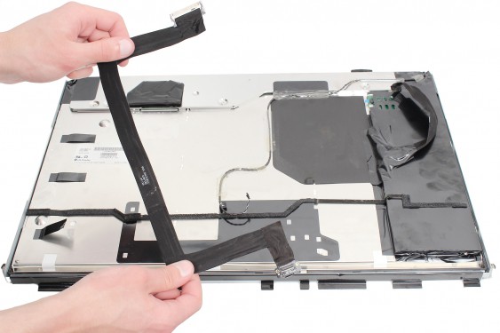 Guide photos remplacement câble de données de l'écran lcd iMac 24" mi-2007 & début 2008 (EMC 2134 et 2211) (Etape 24 - image 2)