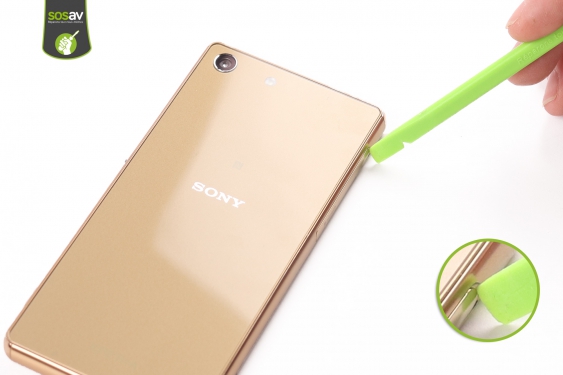 Guide photos remplacement connecteur de charge Xperia M5 (Etape 2 - image 1)