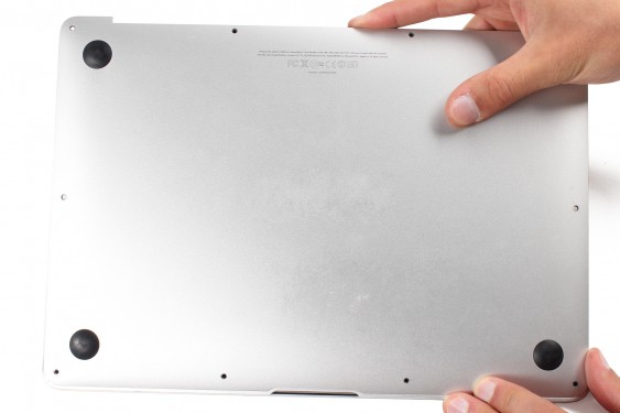 Guide photos remplacement disque dur ssd Macbook Air 13" mi-2011 EMC2469 (A1369) (Etape 2 - image 2)