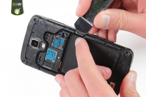 Guide photos remplacement connecteur de charge  Samsung Galaxy S4 Active (Etape 11 - image 1)