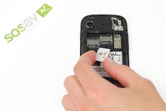 Guide photos remplacement carte sim Wiko Ozzy (Etape 6 - image 2)