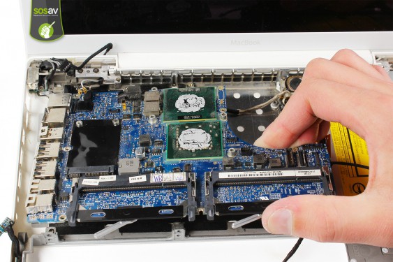 Guide photos remplacement carte mère Macbook Core 2 Duo (A1181 / EMC2200) (Etape 25 - image 2)