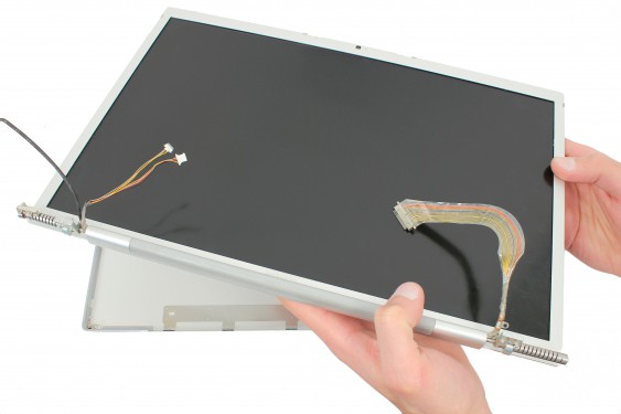 Guide photos remplacement ecran lcd complet Macbook Pro 17"  Modèles A1151, A1212, 1229 & A1261 (Etape 27 - image 1)