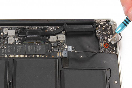 Guide photos remplacement radiateur Macbook Air 13" mi-2011 EMC2469 (A1369) (Etape 15 - image 1)