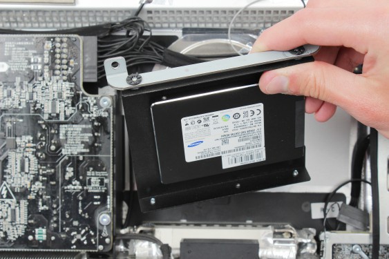 Guide photos remplacement disque dur d'origine vers ssd iMac 27" fin 2009 (EMC 2309 et 2374) (Etape 28 - image 1)