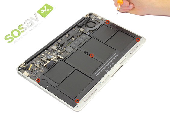 Guide photos remplacement ecran MacBook Air 11" Fin 2010 (EMC 2393) (Etape 18 - image 1)