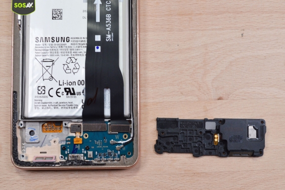 Guide photos remplacement connecteur de charge Galaxy A53 (Etape 6 - image 3)