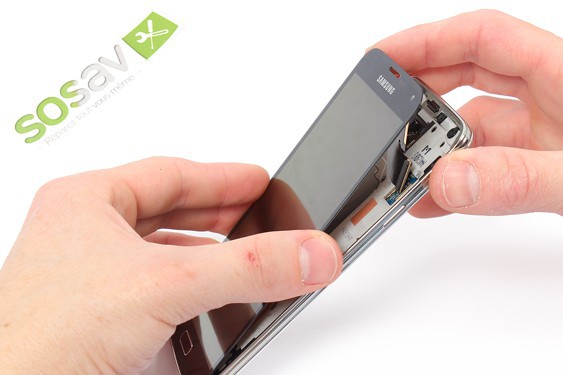 Guide photos remplacement connecteur de charge Samsung Galaxy S5 (Etape 15 - image 1)