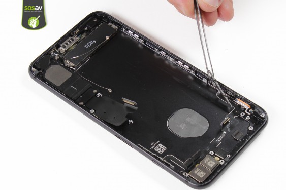 Guide photos remplacement nappe power, vibreur, volume, flash et micro externe iPhone 7 Plus (Etape 33 - image 2)