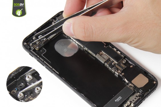 Guide photos remplacement nappe power, vibreur, volume, flash et micro externe iPhone 7 (Etape 27 - image 2)