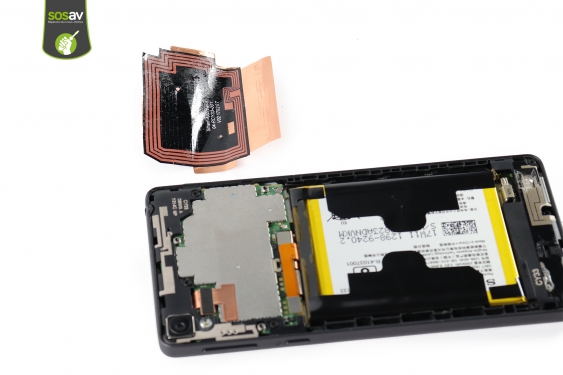 Guide photos remplacement connecteur de charge Xperia E5 (Etape 8 - image 1)