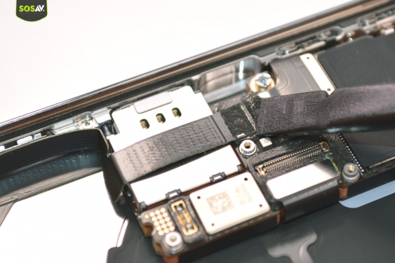 Guide photos remplacement connecteur de charge iPhone 14 Pro / 14 Pro Max (Etape 10 - image 3)