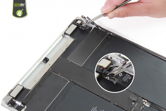 Guide photos remplacement nappe raccordement boutons / caméra iPad Pro 12,9" (2015) (Etape 18 - image 3)