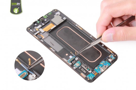 Guide photos remplacement connecteur de charge Samsung Galaxy S6 Edge + (Etape 17 - image 1)