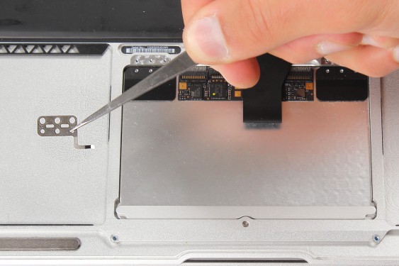 Guide photos remplacement trackpad Macbook Air 13" mi-2011 EMC2469 (A1369) (Etape 13 - image 2)