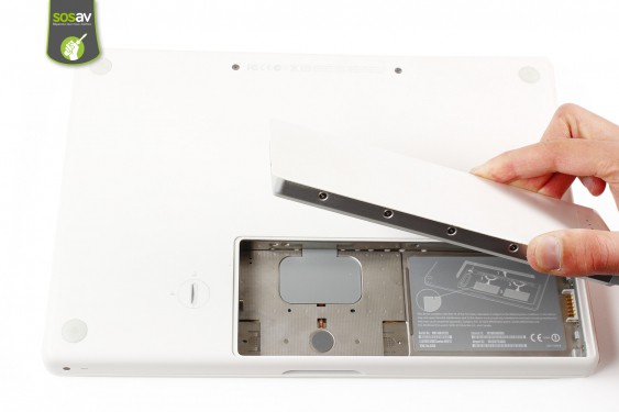 Guide photos remplacement carte wifi Macbook Core 2 Duo (A1181 / EMC2200) (Etape 2 - image 4)