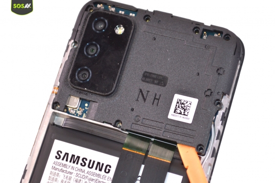 Guide photos remplacement connecteur de charge Galaxy A02s (Etape 5 - image 2)