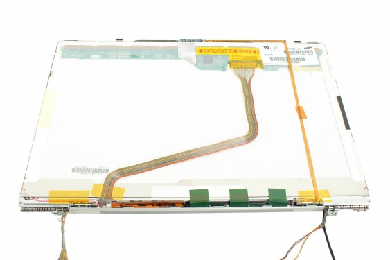 Guide photos remplacement ecran lcd complet Macbook Pro 17"  Modèles A1151, A1212, 1229 & A1261 (Etape 28 - image 1)