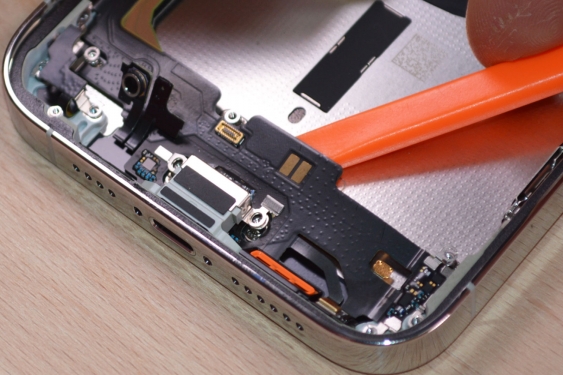 Guide photos remplacement connecteur de charge iPhone 13 Pro Max (Etape 16 - image 1)