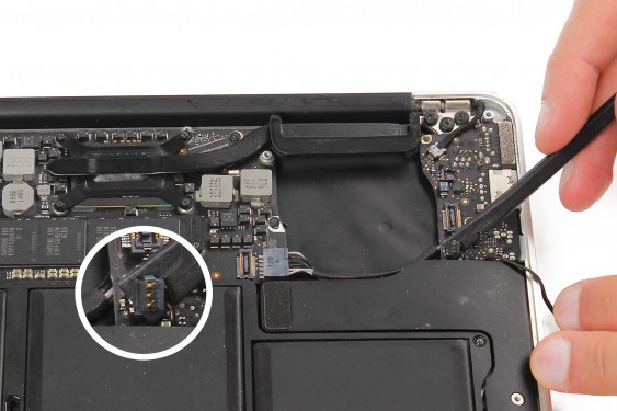 Guide photos remplacement ecran complet Macbook Air 13" mi-2011 EMC2469 (A1369) (Etape 12 - image 2)