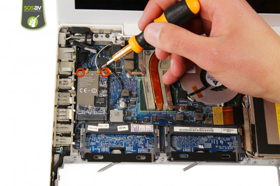 Guide photos remplacement connecteur d'alimentation magsafe Macbook Core 2 Duo (A1181 / EMC2200) (Etape 10 - image 1)