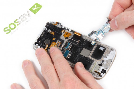Guide photos remplacement connecteur de charge Samsung Galaxy S4 mini (Etape 24 - image 2)