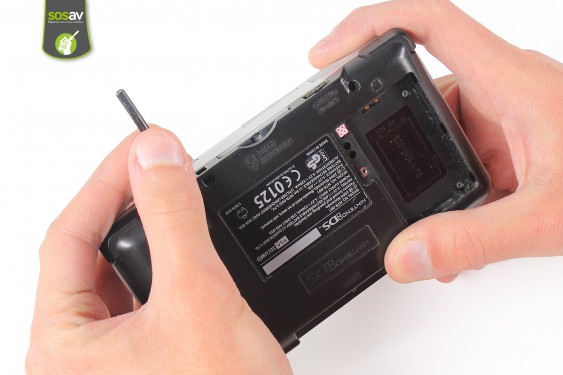 Guide photos remplacement flèche directionnelle et bouton power Nintendo DS (Etape 3 - image 2)