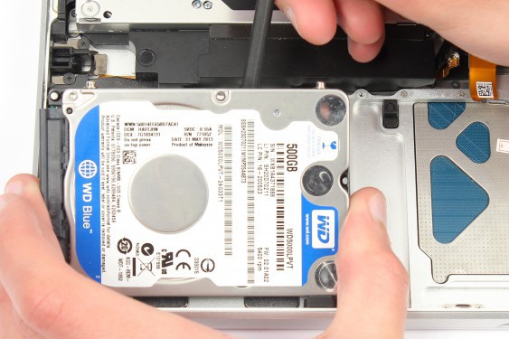 Guide photos remplacement récepteur infrarouge / support bas du disque dur MacBook Pro 15" Fin 2008 - Début 2009 (Modèle A1286 - EMC 2255) (Etape 36 - image 2)
