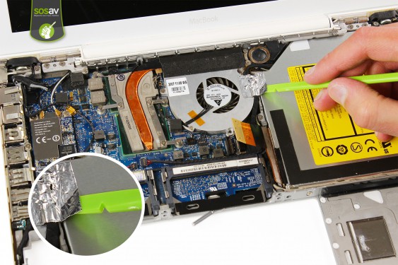 Guide photos remplacement connecteur d'alimentation et de données du disque dur Macbook Core 2 Duo (A1181 / EMC2200) (Etape 10 - image 3)