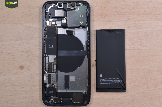 Guide photos remplacement batterie iPhone 13 (Etape 8 - image 2)