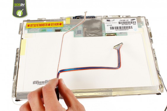 Guide photos remplacement dalle lcd Macbook Core 2 Duo (A1181 / EMC2200) (Etape 38 - image 1)