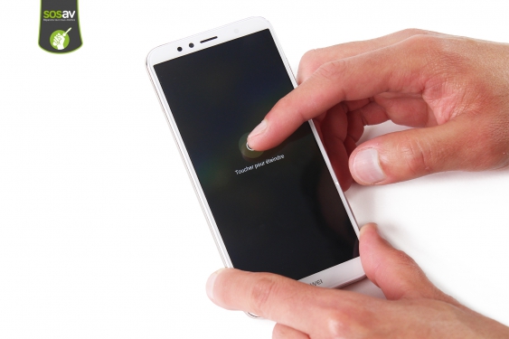 Guide photos remplacement connecteur de charge Huawei Y6 2018 (Etape 1 - image 3)