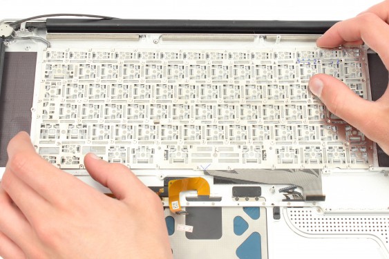Guide photos remplacement clavier MacBook Pro 15" Fin 2008 - Début 2009 (Modèle A1286 - EMC 2255) (Etape 42 - image 1)