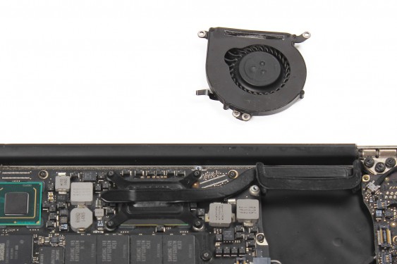 Guide photos remplacement ecran complet Macbook Air 13" mi-2011 EMC2469 (A1369) (Etape 9 - image 4)