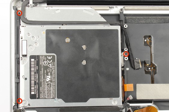 Guide photos remplacement récepteur infrarouge / support bas du disque dur MacBook Pro 15" Fin 2008 - Début 2009 (Modèle A1286 - EMC 2255) (Etape 39 - image 1)