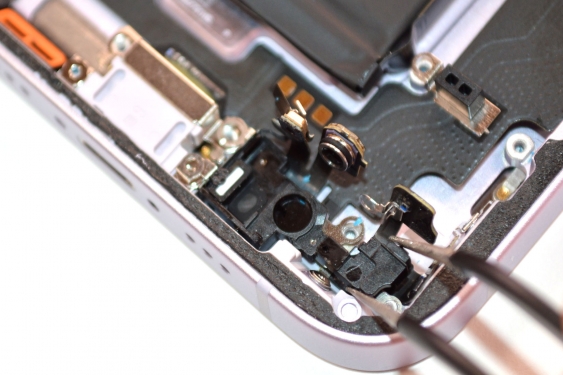 Guide photos remplacement connecteur de charge iPhone 14 (Etape 12 - image 3)