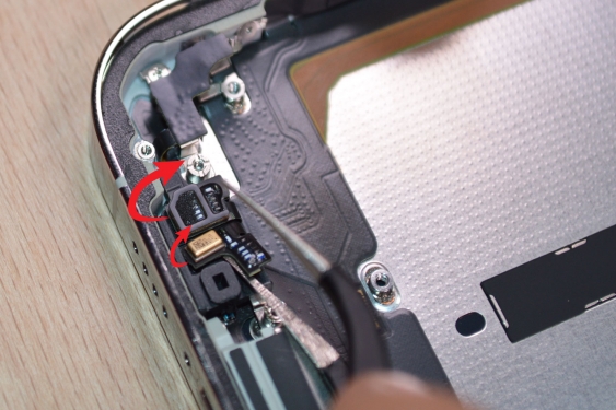 Guide photos remplacement connecteur de charge iPhone 13 Pro Max (Etape 13 - image 4)