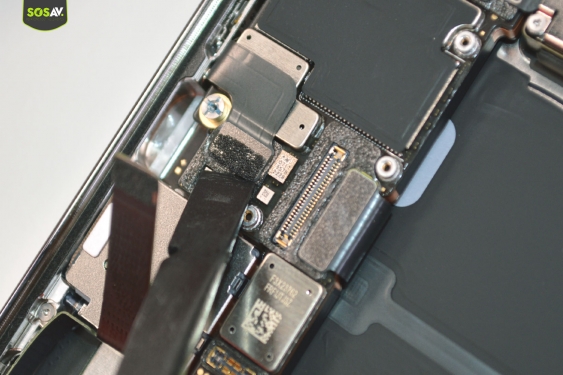 Guide photos remplacement connecteur de charge iPhone 14 Pro / 14 Pro Max (Etape 10 - image 4)