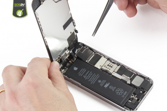 Guide photos remplacement ecran iPhone SE (Etape 7 - image 1)