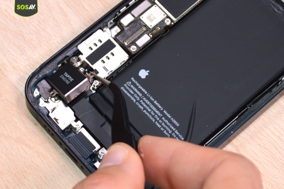 Guide photos remplacement connecteur de charge iPhone 13 (Etape 9 - image 4)